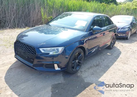 2018 Audi A3 2.0T Premium/2.0T Tech Premium z USA, uszkodzony, nr VIN WAUAUGFF8J1004786